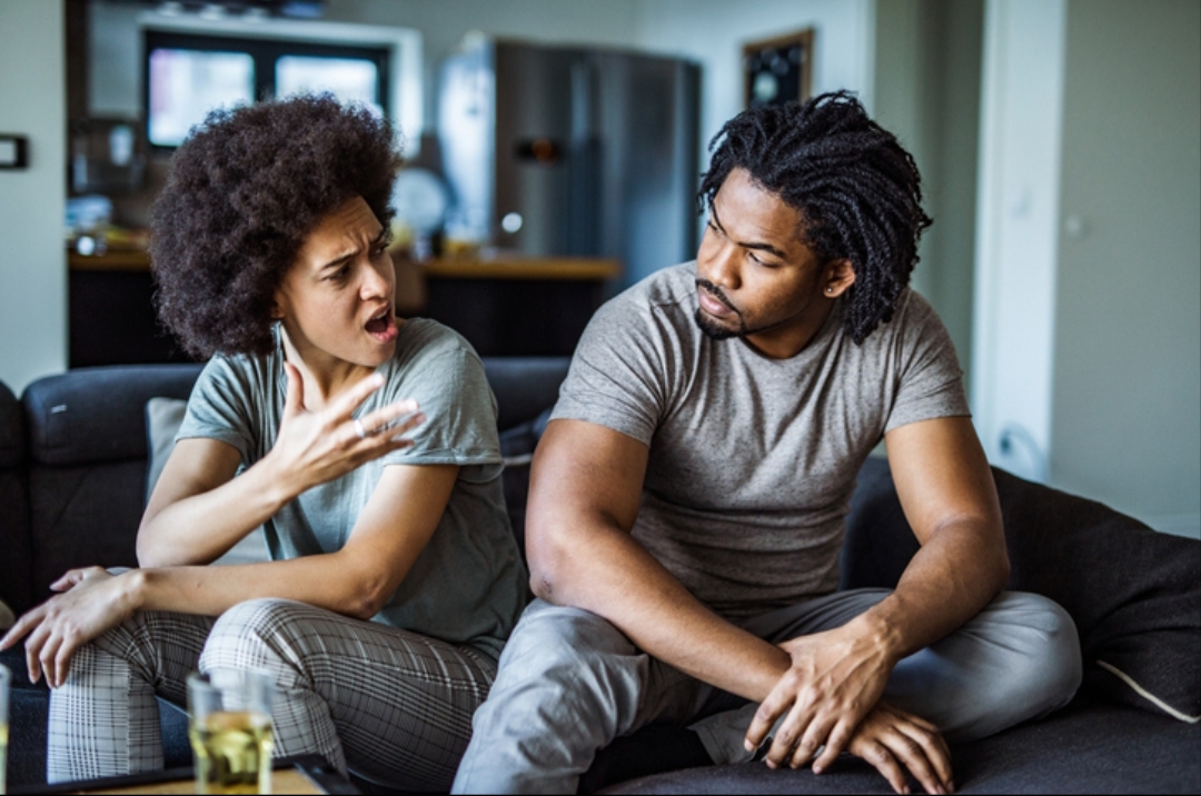 A diferença entre discutir e agredir verbalmente