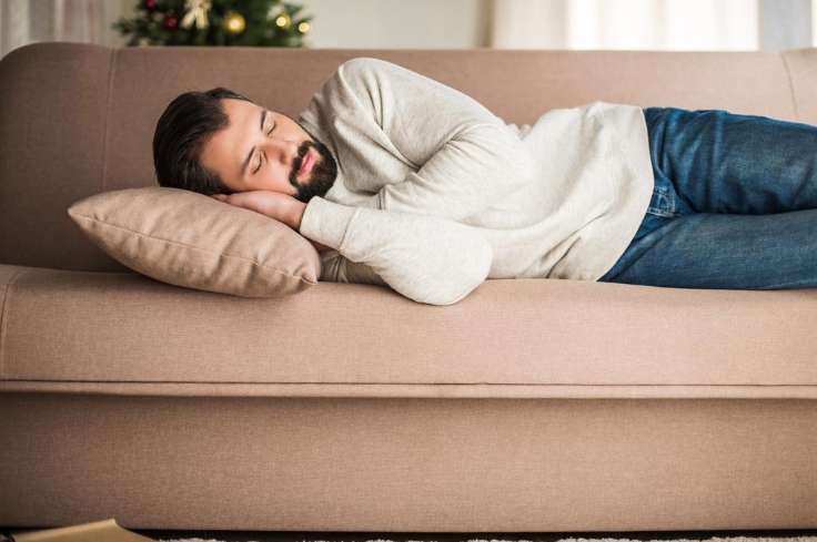 Dormir na sala: o problema de terminar o dia com brigas mal resolvidas