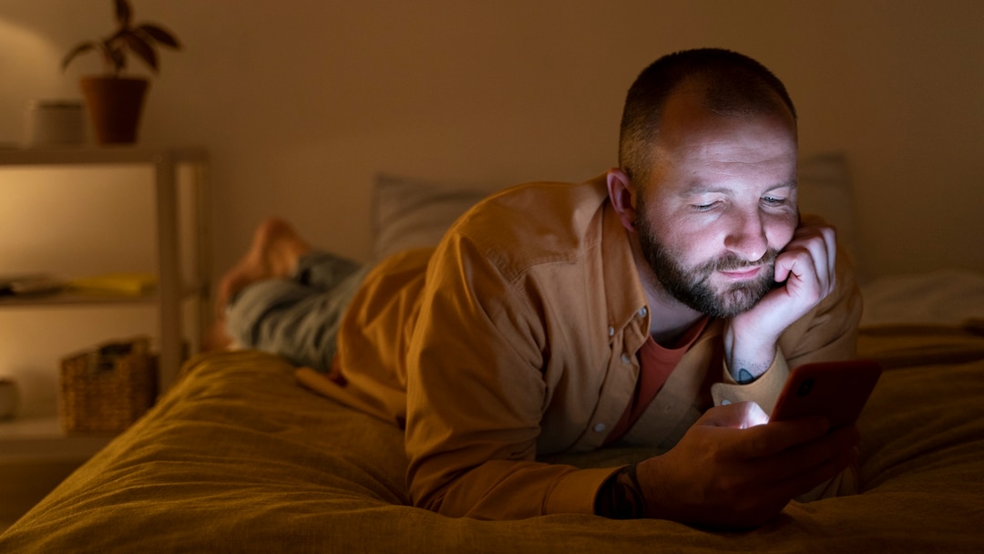 Infidelidade digital: como as redes sociais e aplicativos afetam os relacionamentos